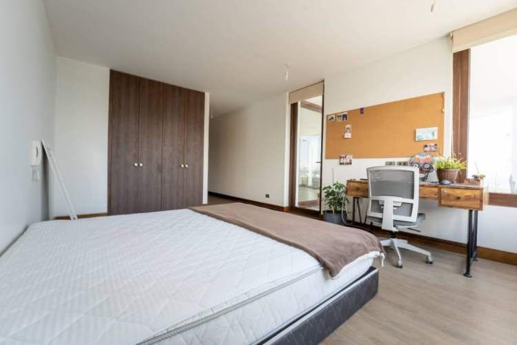 Venta Excelente Departamento . Edificio Barrio Parque.