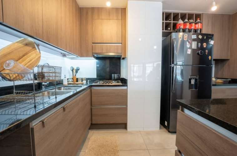 Venta Excelente Departamento . Edificio Barrio Parque.