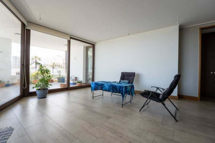 Venta Excelente Departamento . Edificio Barrio Parque.