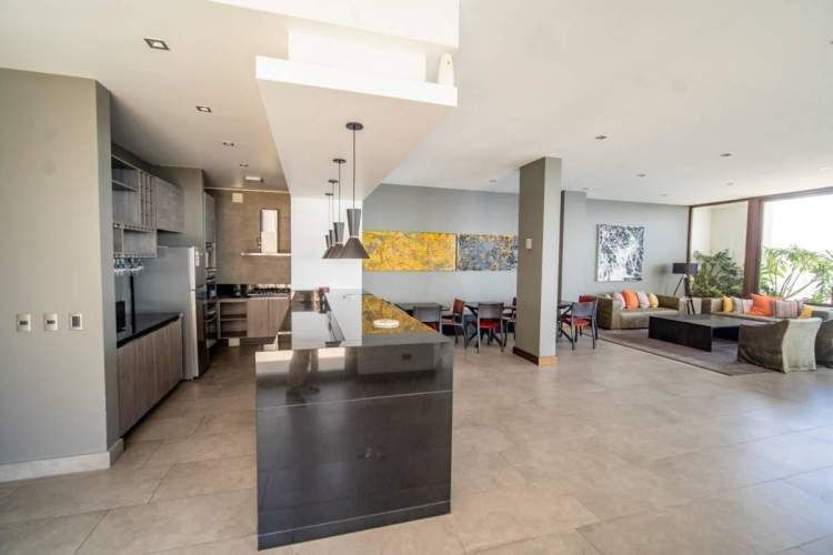 Venta Excelente Departamento . Edificio Barrio Parque.