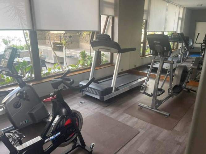 Venta Excelente Departamento . Edificio Barrio Parque.