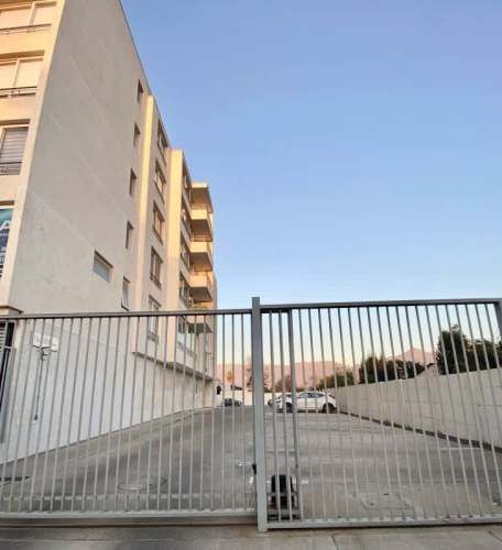 ¡Vive en el centro de Quillota: 2D+1B Condominio s