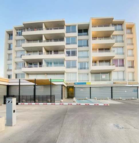 ¡Vive en el centro de Quillota: 2D+1B Condominio s