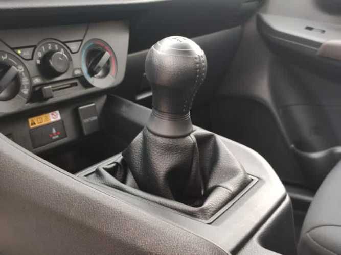 Toyota Yaris Sd Mt 2024