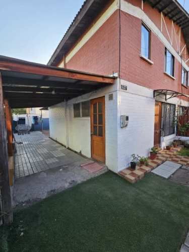 Casa CÓMODA CASA EN VENTA, EXCELENTE UBICACIÓN!