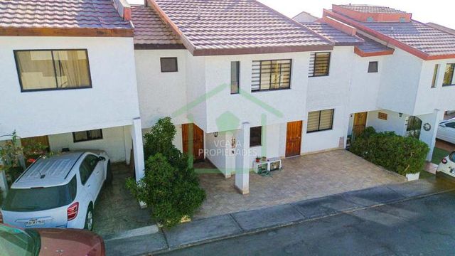 CASA CONDOMINIO PORTOBELLO