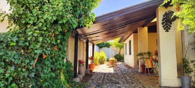 CASA IDEAL PARA REMODELACION COMUNA VITACURA