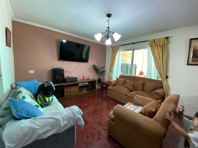 CASA CON AMPLIO PATIO EN INDEPENDENCIA