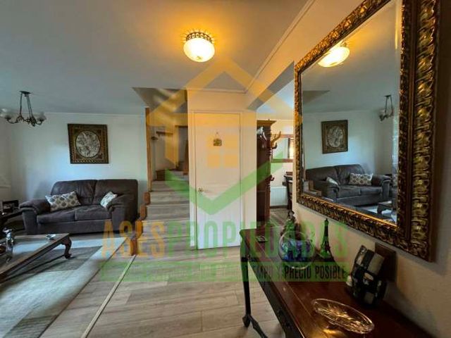 SP CASA 3 PISOS DENTRO DE PASAJE CERRADO EXCELENTE ESTADO