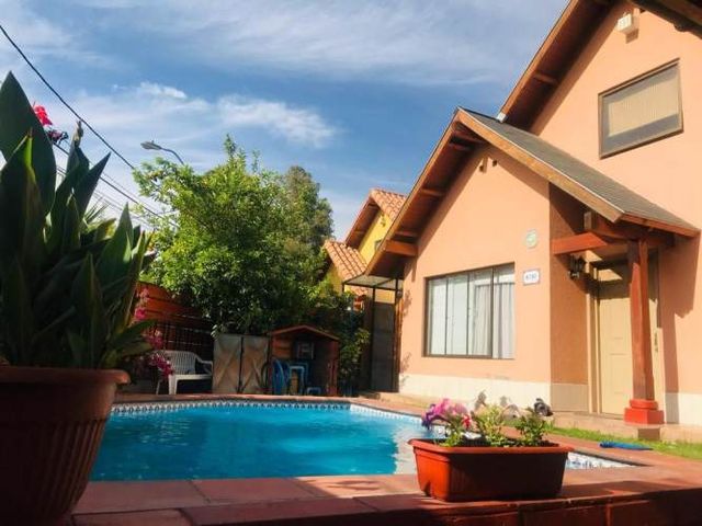 HERMOSA PROPIEDAD EN VENTA EN JARDINES DE LA VIÑA