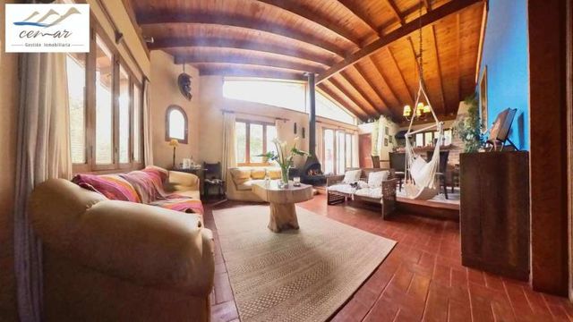 BAJO PRECIO, 2 CASAS SITIO DE 1440M2  VIVE Y GENERA INGRESOS