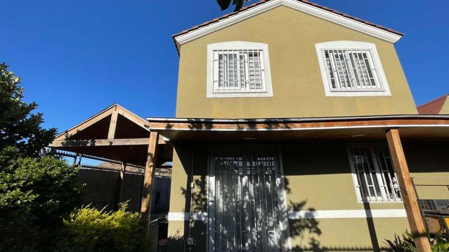 VENTA CASA EN CONDOMINIO FALDEOS DE NOS