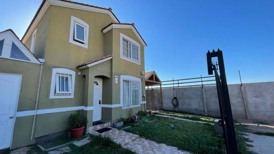 VENTA CASA EN CONDOMINIO FALDEOS DE NOS
