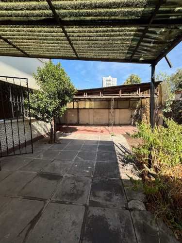 CONECTADA, AMPLIA E ILUMINADA CASA