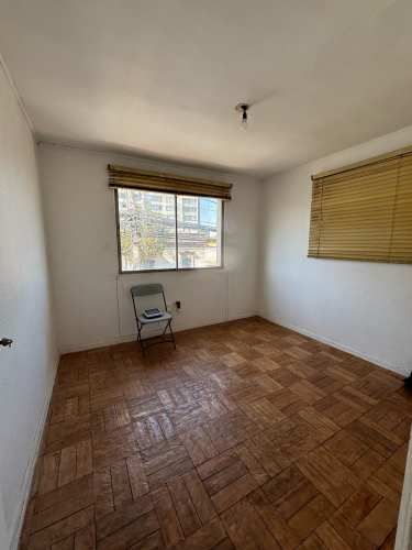 CONECTADA, AMPLIA E ILUMINADA CASA