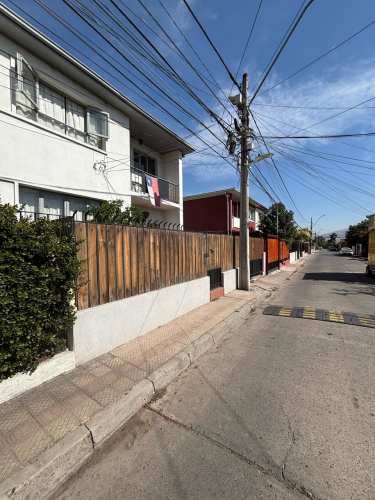 CONECTADA, AMPLIA E ILUMINADA CASA