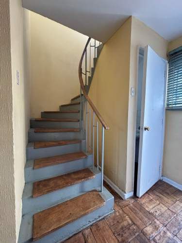 CONECTADA, AMPLIA E ILUMINADA CASA