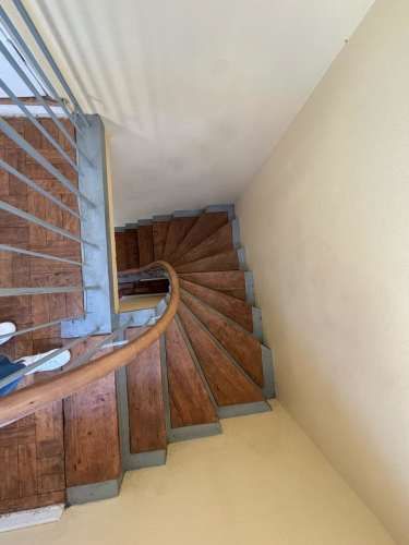 CONECTADA, AMPLIA E ILUMINADA CASA