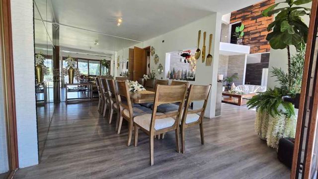 OPORTUNIDAD CON CANCHA DE TENIS Y GIMNASIO