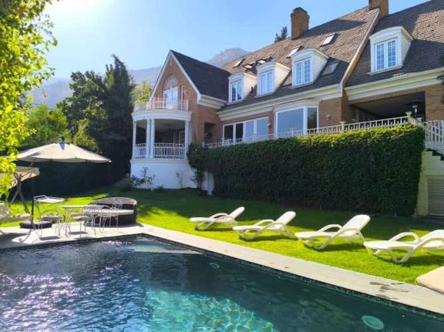 Casa AMPLIA CASA CON PISCINA SANTA MARÍA DE MANQUEHUE