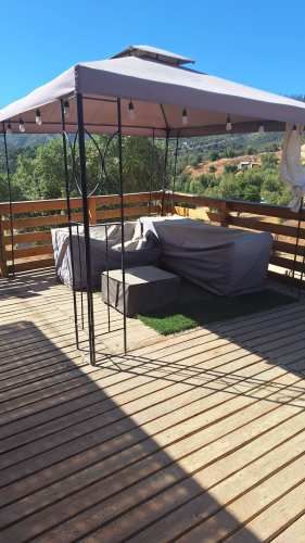 AMPLIO TERRENO CON ACOJEDORA CABAÑA Y PISCINA