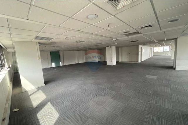 Venta oficina planta libre nueva lyon