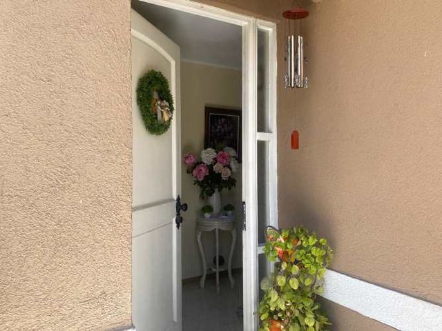 VENDO HERMOSA CASA EN SANTA FILOMENA DE NOS 3D 2B JARDÍN Y TERRAZA.