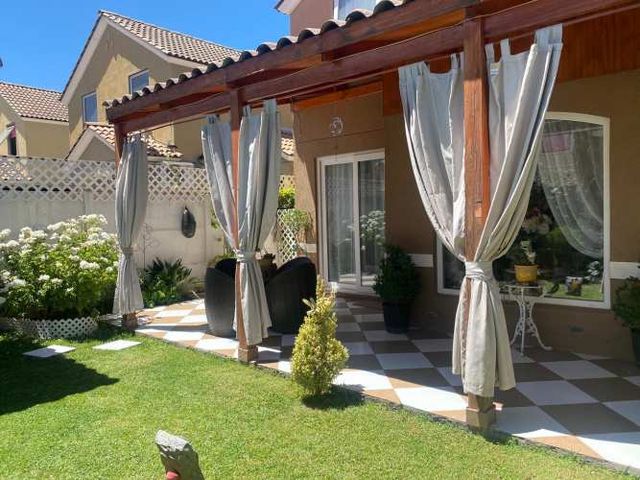 VENDO HERMOSA CASA EN SANTA FILOMENA DE NOS 3D 2B JARDÍN Y TERRAZA.