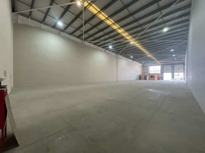 Bodega SE ARRIENDA GRAN BODEGA EN CAMINO INTERNACIONAL (CÓD. 483)