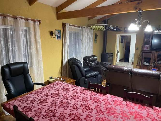 CASA Seguir por F-300 despues de la escuela Villa Florida