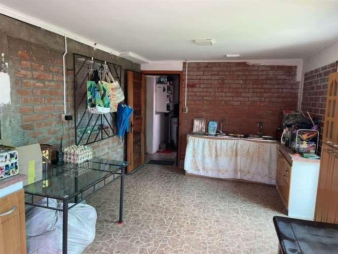 CASA Seguir por F-300 despues de la escuela Villa Florida