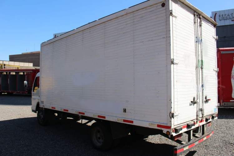 Camion Mitsubishi Fuso Canter 6.5 año 2014 con Furgon 109.000 Kms Full AC