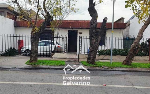 CASA adolfo ozza entre huidobro y recabarren