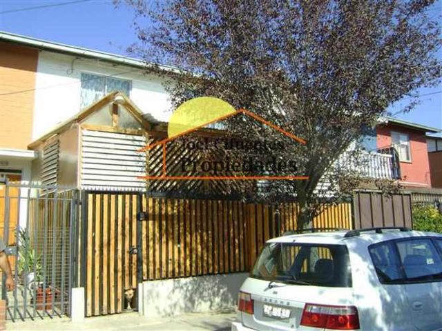 Casa en excelentes condiciones 3 dormitorios, 3 baños. Cod-2130