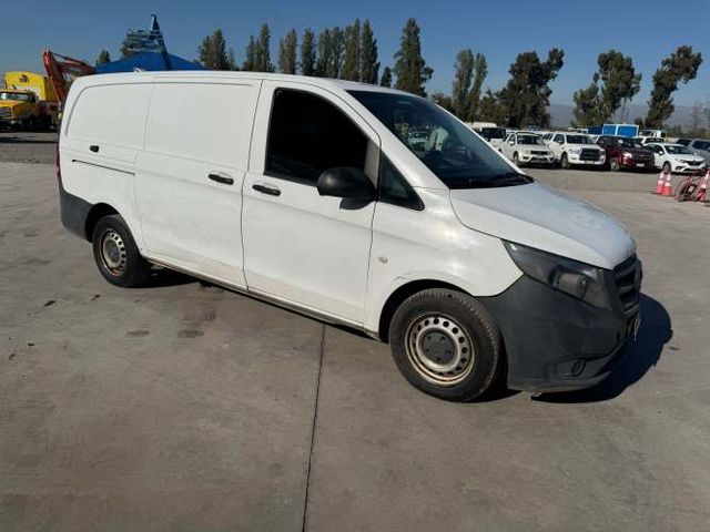 FURGON Marca MERCEDES BENZ Modelo VITO 111 CDI Año 2017