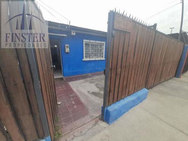 Finster Vende Casa En 275 M2  Terreno La Cisterna, Santiago