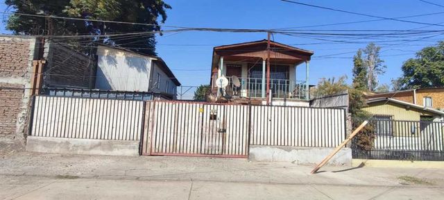 CASA Av Ppal Capitan Ignacio Carrera Pinto - Av El Mercurio - Elisa Undurraga / Se Vende 3 Casas Independientes y 3 Estacionamientos