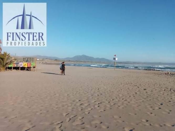 Finster Vende Impecable Casa, Terreno 1100m2 Ritoque Quinter