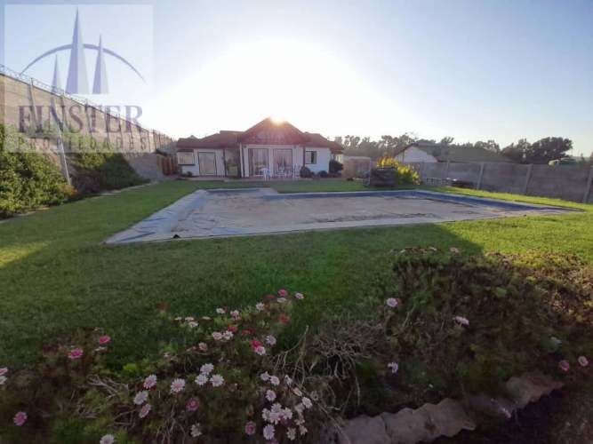 Finster Vende Impecable Casa, Terreno 1100m2 Ritoque Quinter