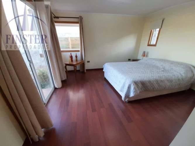 Finster Vende Impecable Casa, Terreno 1100m2 Ritoque Quinter