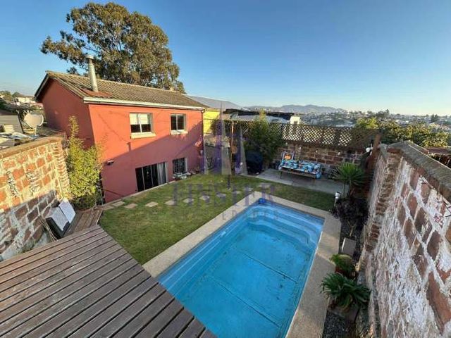 Hermosa Casa con  Patio y Piscina Excelente Sector Quilpué