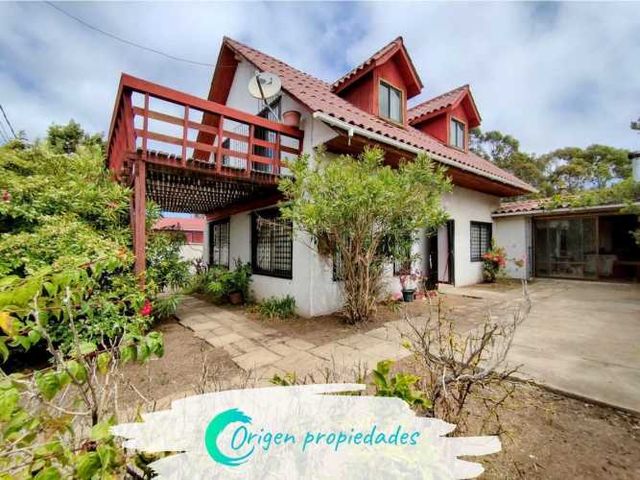 Gran Casa Esquina Con Vista Al Mar, El Quisco