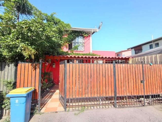 (Rebajada) Amplia Casa De Dos Pisos De 4d Y 3b Más Depto Int