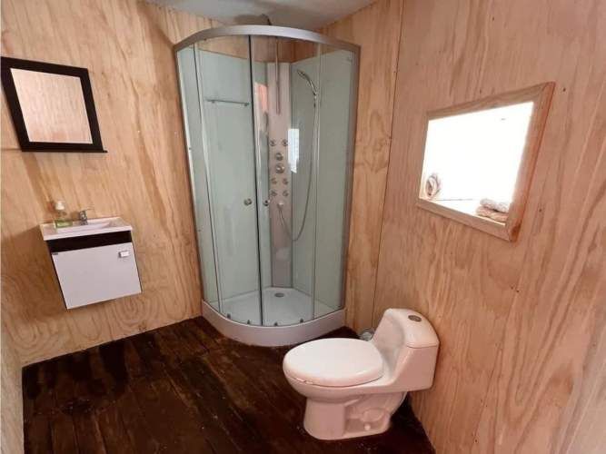 Parcela Con Casa Priincipal Y Cabañas