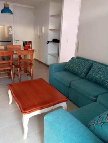 DEPARTAMENTO Avenida pacifico con cuatro esquinas