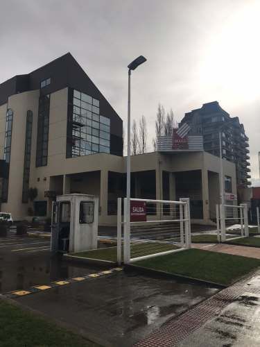 ARRIENDO EXCELENTE OFICINA AV. ALEMANIA CON ESTACIONAMIENTO Y GGCC INCLUIDOS