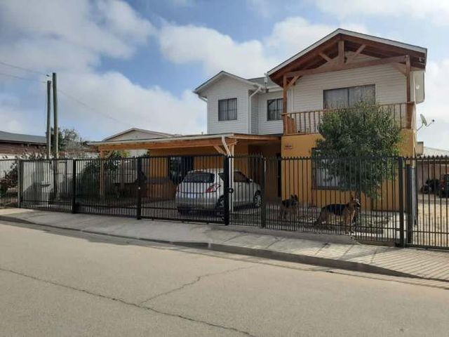 Hermosa Casa En Comuna Algarrobo - Silvia. Alpha &amp; Omega