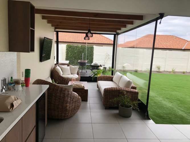 SE VENDE CASA MEJORADA LISTA PARA  HABITAR