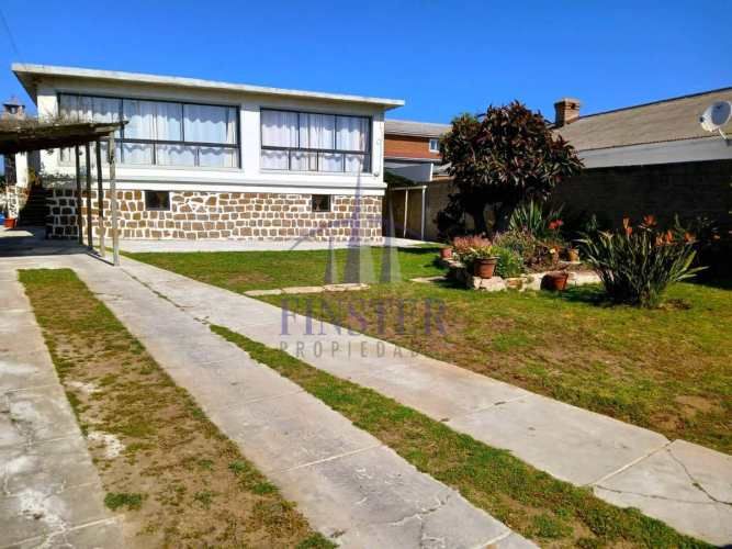 Amplia Casa Sólida Con Estupenda Ubicación En Quintero