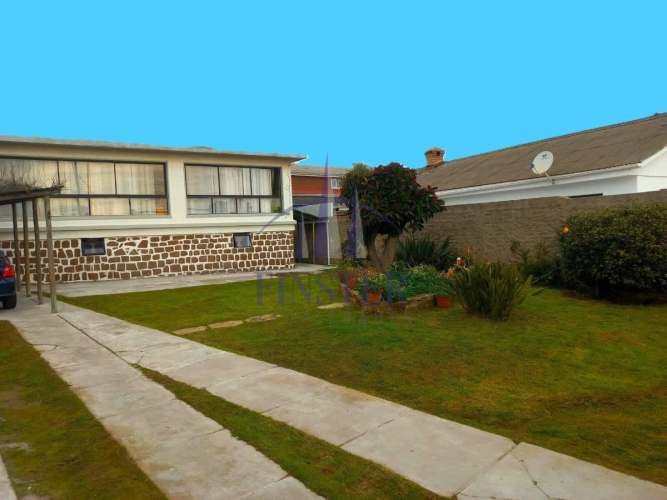 Amplia Casa Sólida Con Estupenda Ubicación En Quintero